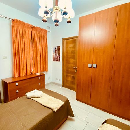 סיינט פול ביי Bugibba Central Modern Apartment מראה חיצוני תמונה