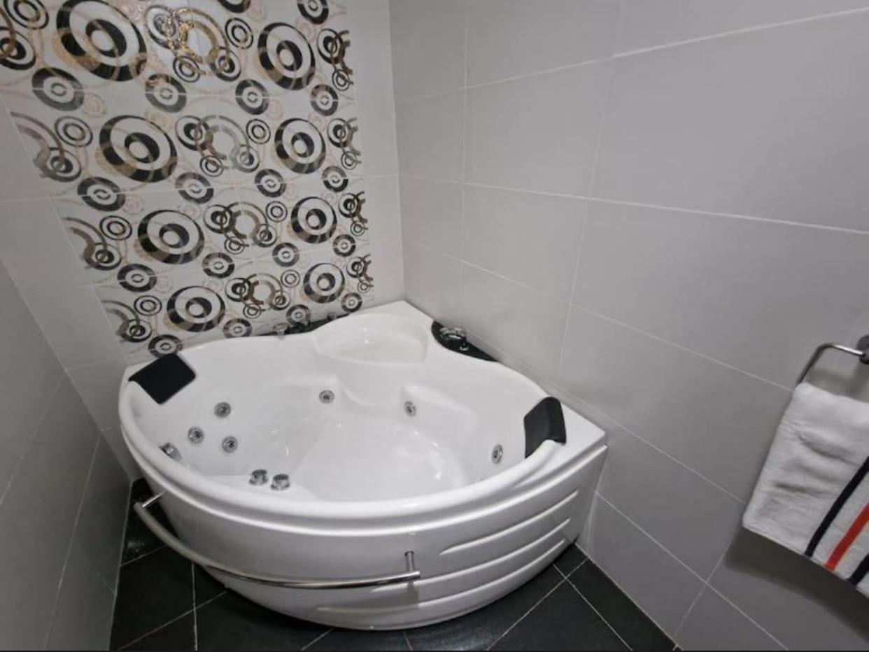 סיינט פול ביי Bugibba Central Modern Apartment מראה חיצוני תמונה