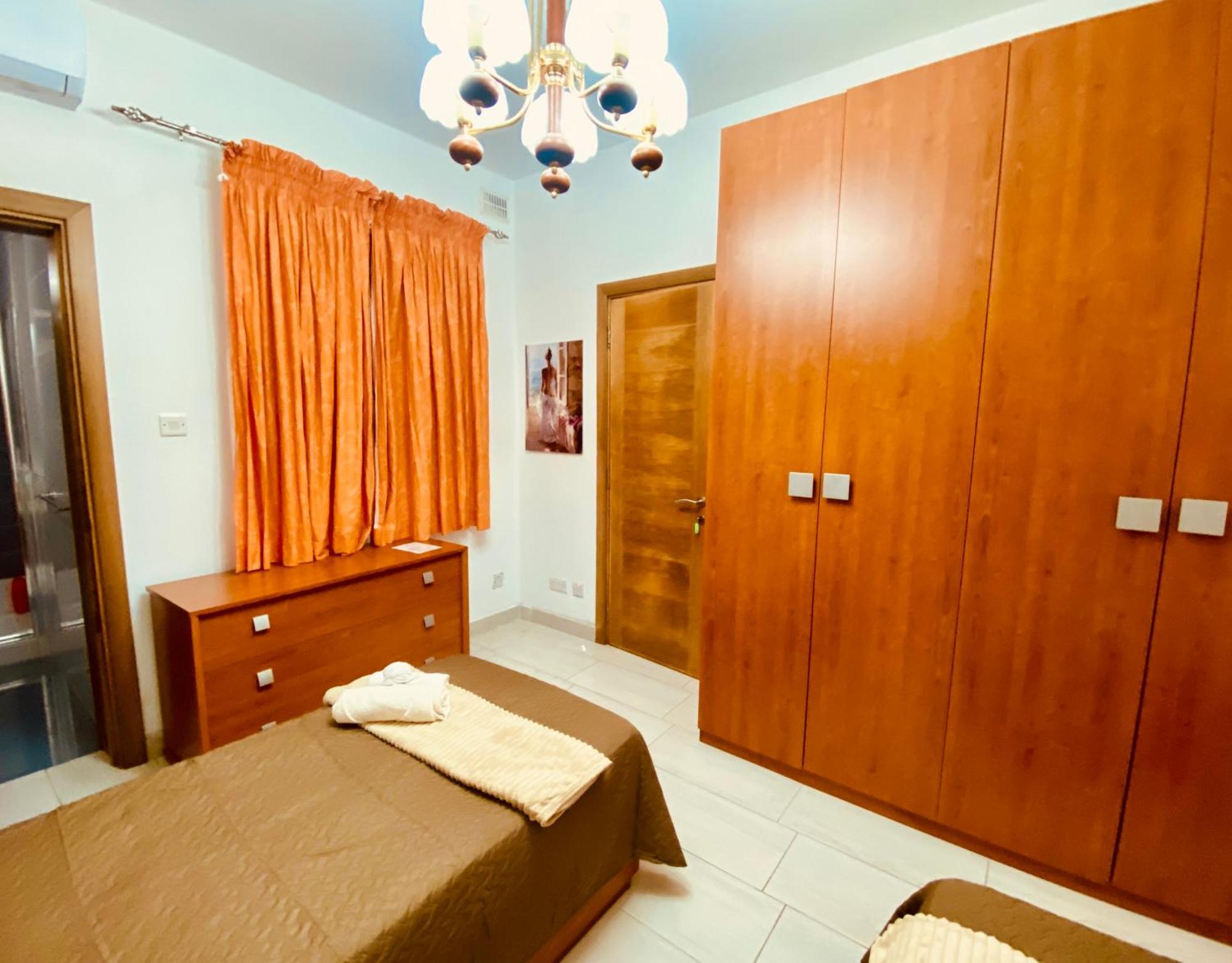 סיינט פול ביי Bugibba Central Modern Apartment מראה חיצוני תמונה
