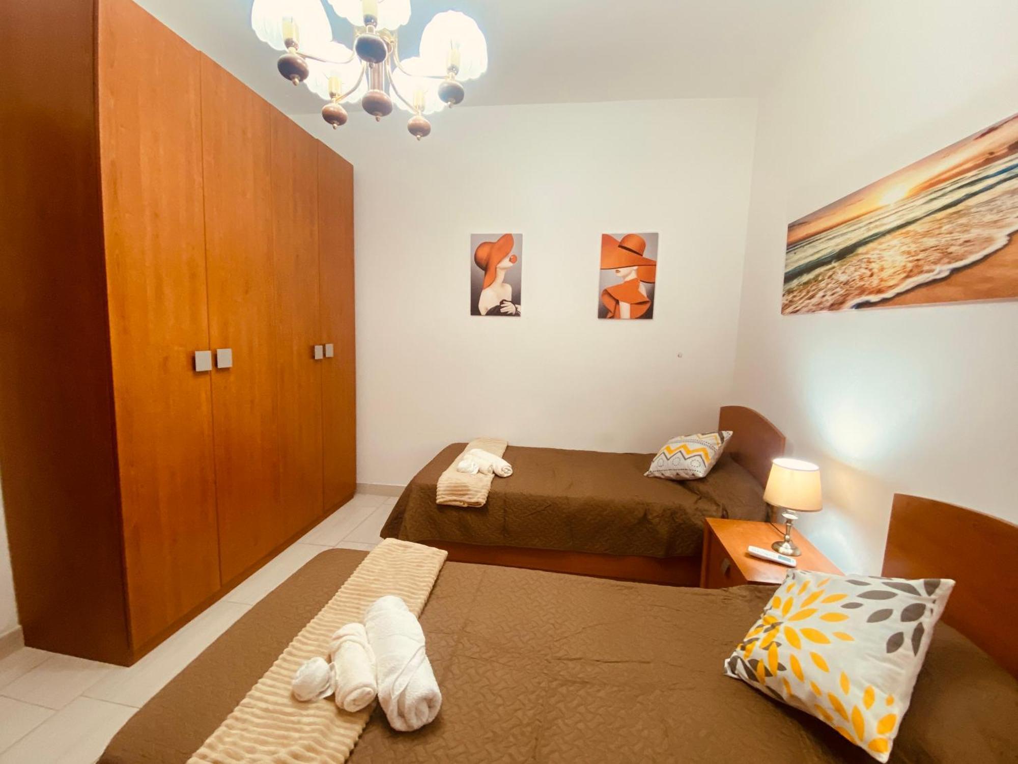 סיינט פול ביי Bugibba Central Modern Apartment מראה חיצוני תמונה